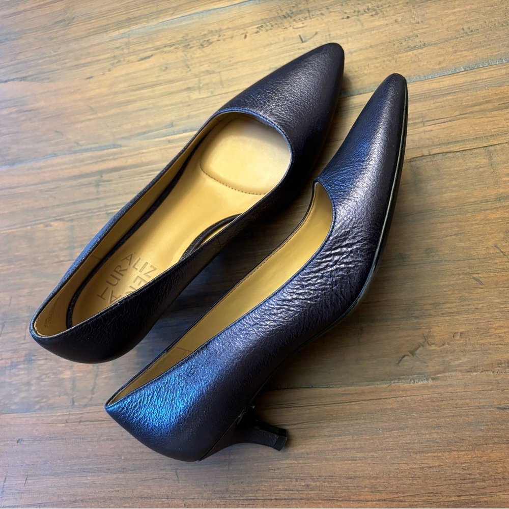 Women’s Naturalizer Navy Sparkle Metallic Leather Heels Size 6.5